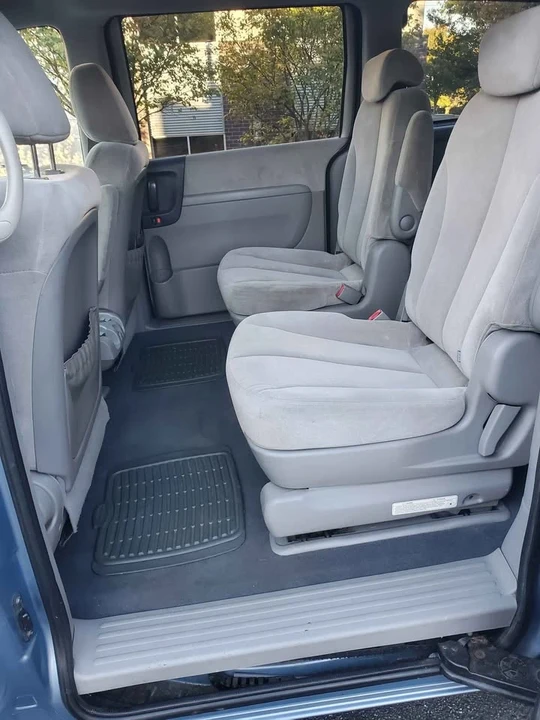 2008 Kia Carnival - Image 10 of 18