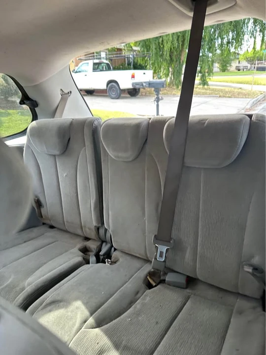 2008 Kia Carnival - Image 8 of 11