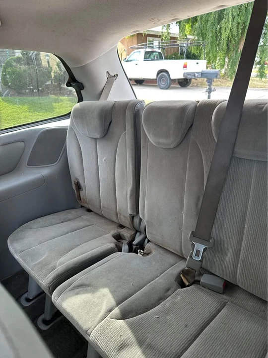 2008 Kia Carnival - Image 9 of 11
