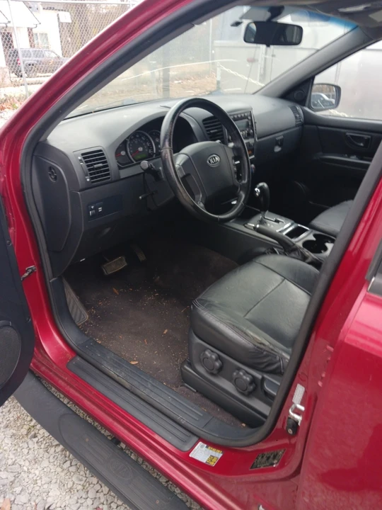2008 Kia Sorento - Image 4 of 21