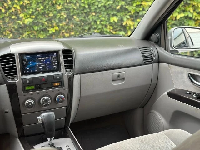 2008 Kia Sorento - Image 15 of 19