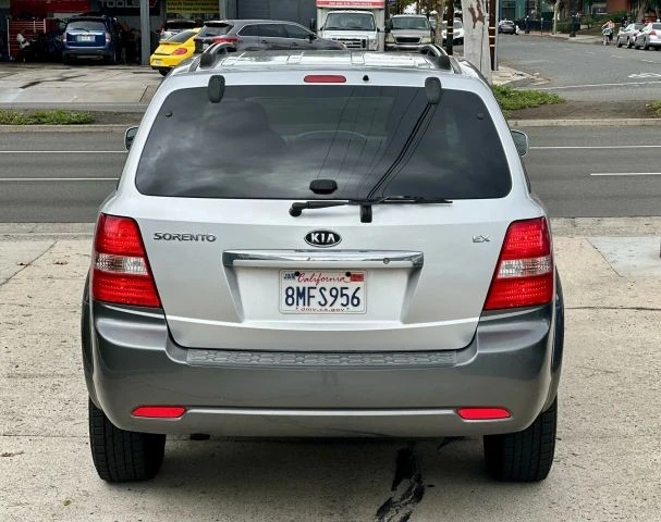 2008 Kia Sorento - Image 2 of 19