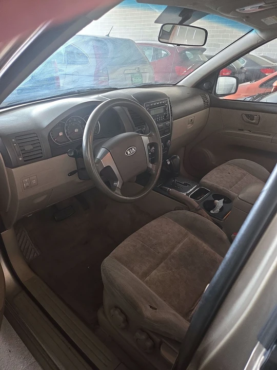 2008 Kia Sorento - Image 7 of 9