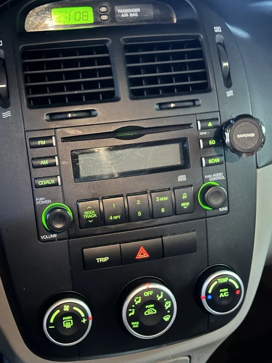 2008 Kia Spectra - Image 7 of 8