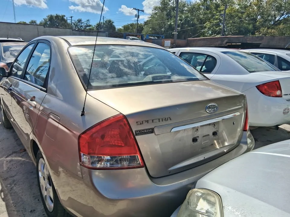 2008 Kia Spectra - Image 4 of 11