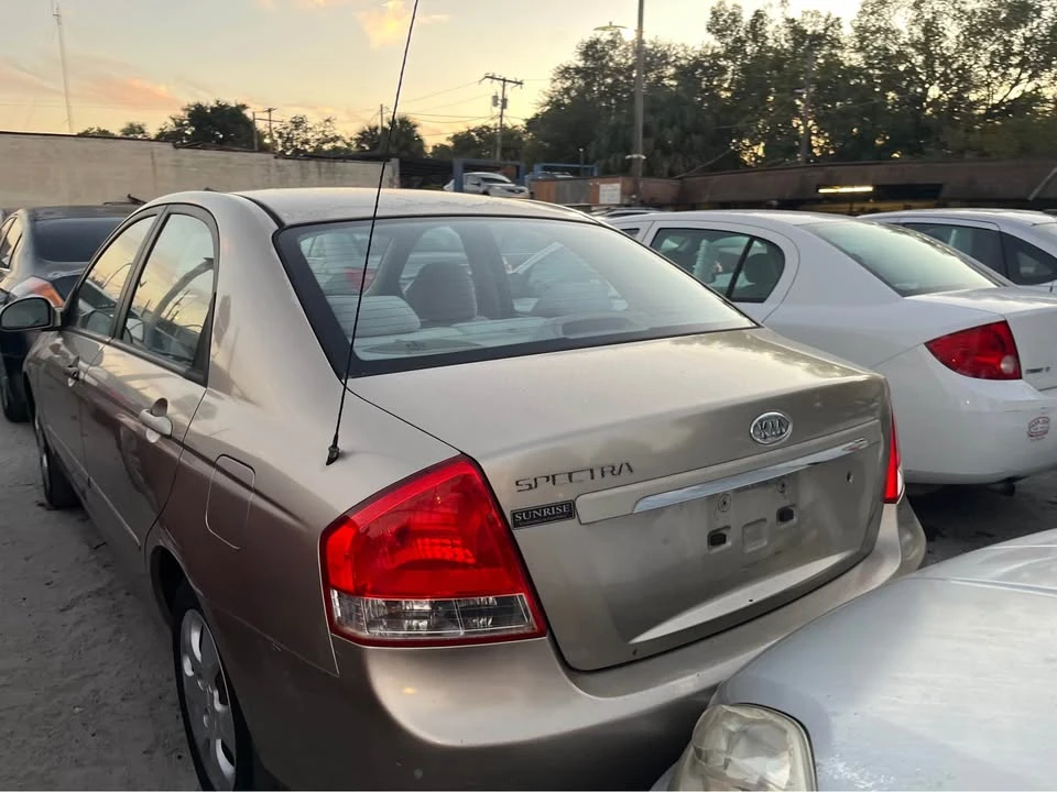 2008 Kia Spectra - Image 9 of 15