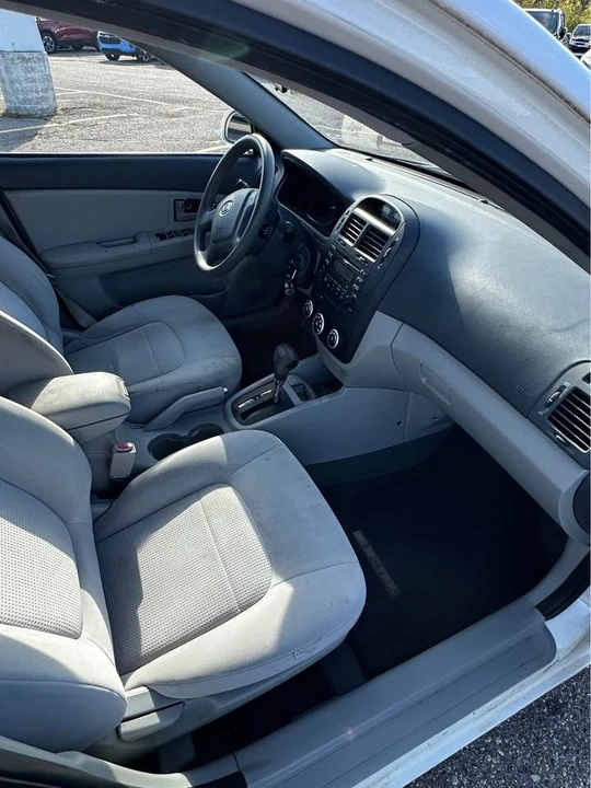 2008 Kia Spectra - Image 7 of 11