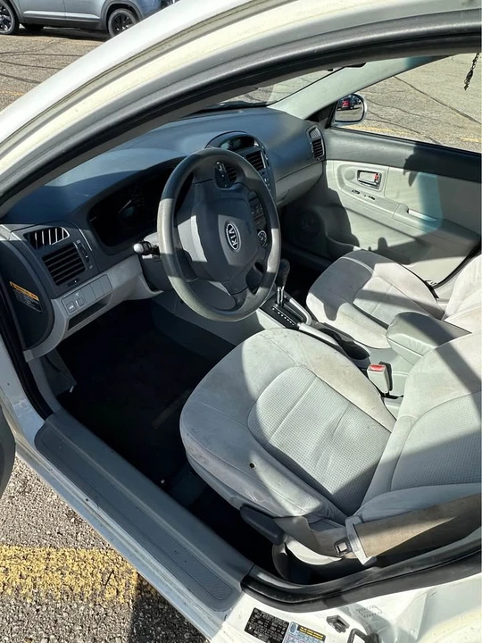 2008 Kia Spectra - Image 6 of 11
