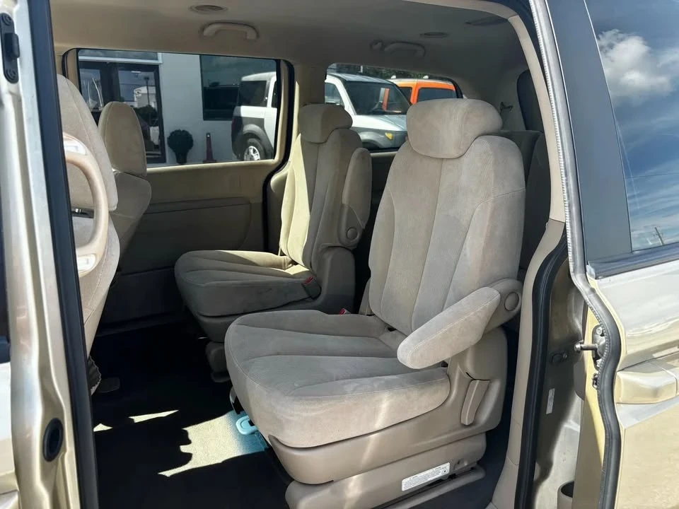 2008 Kia Carnival - Image 11 of 18