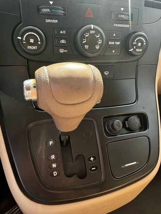 2008 Kia Carnival - Image 18 of 18