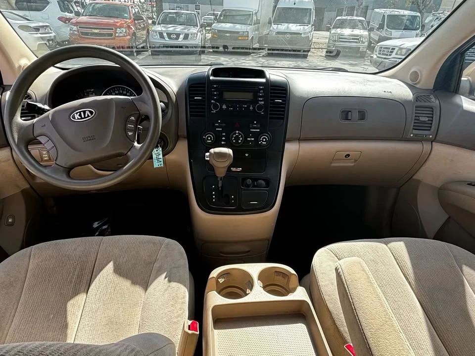 2008 Kia Carnival - Image 10 of 18