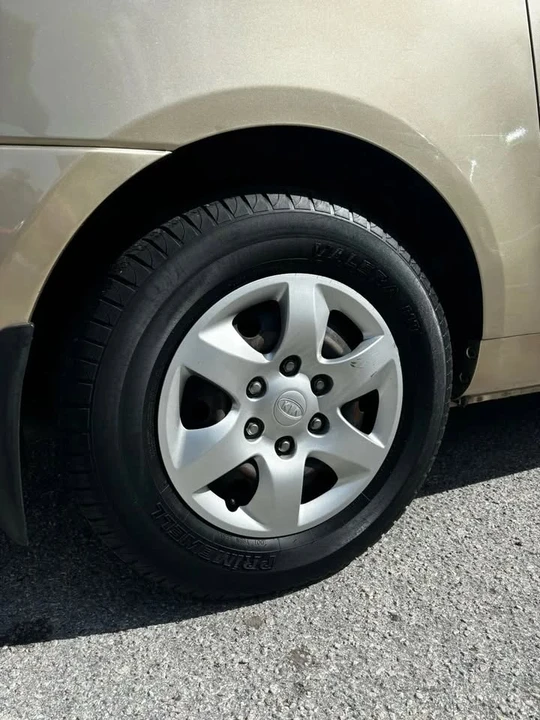 2008 Kia Carnival - Image 12 of 18