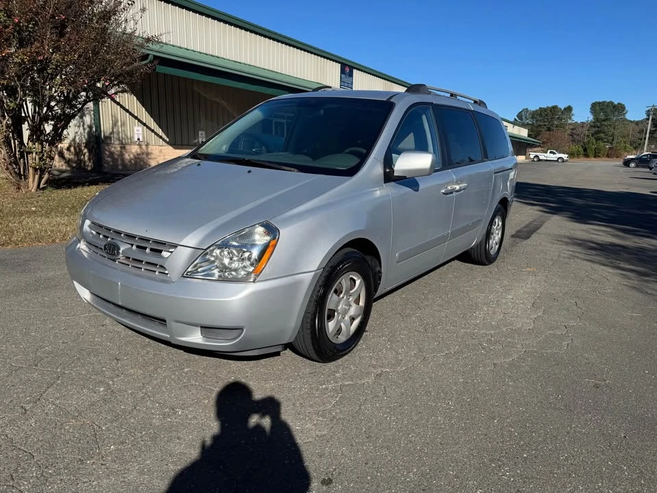 2008 Kia Carnival - Image 4 of 13