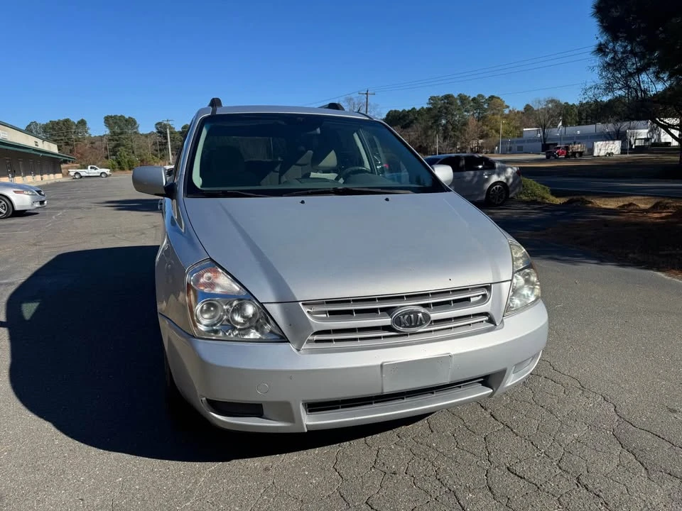 2008 Kia Carnival - Image 7 of 13