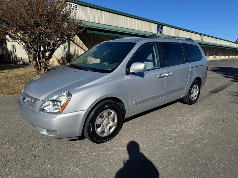 2008 Kia Carnival - Image 6 of 13