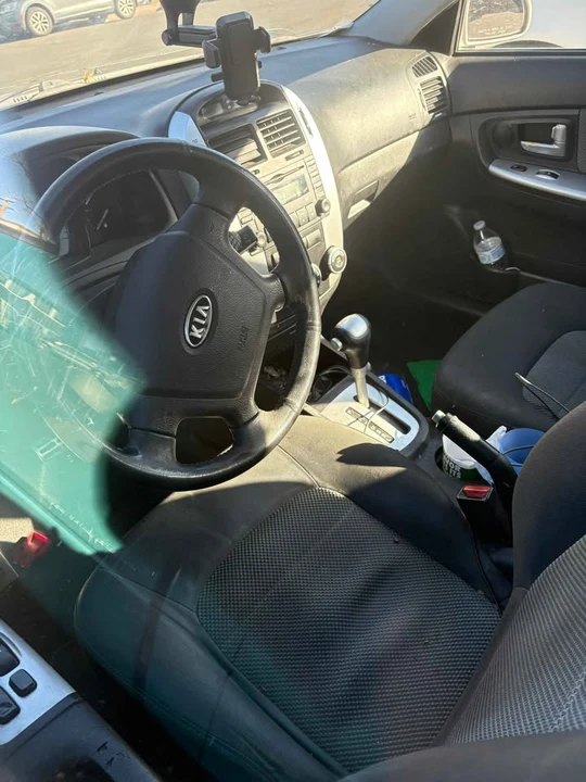 2008 Kia Spectra - Image 3 of 3