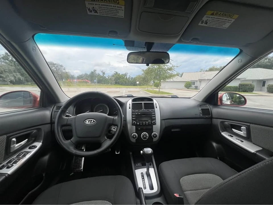 2008 Kia Spectra - Image 10 of 11