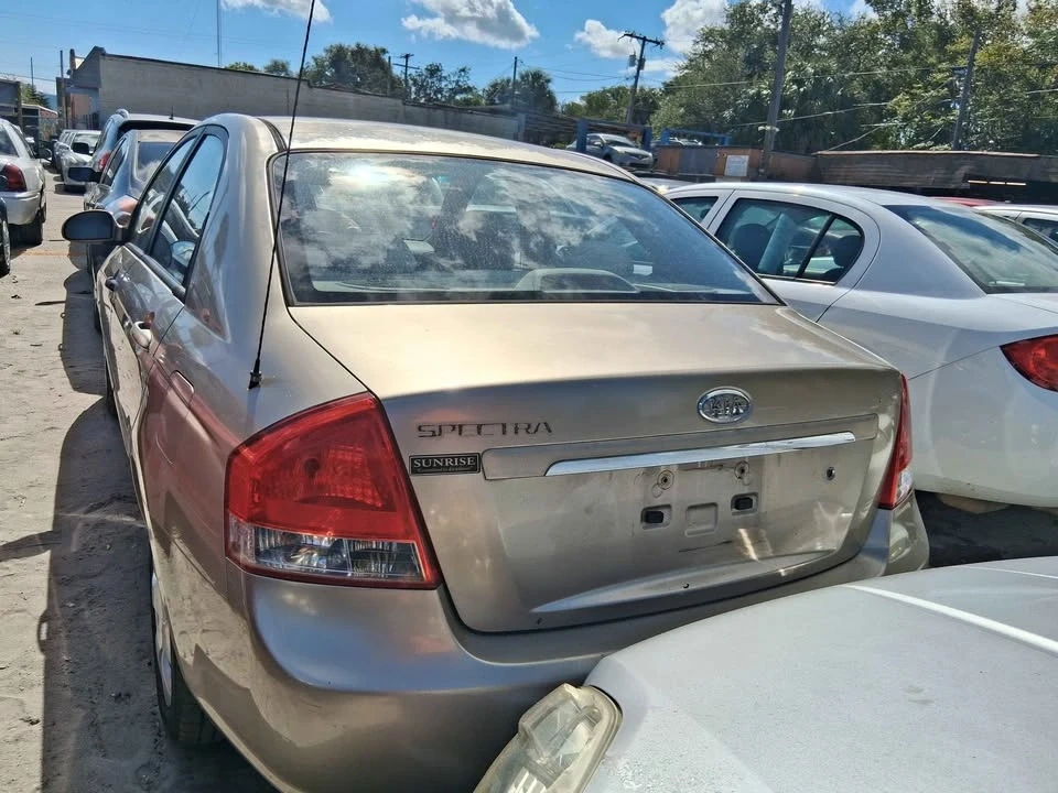2008 Kia Spectra - Image 7 of 11