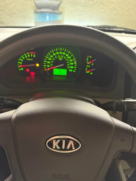 2008 Kia Spectra - Image 4 of 10