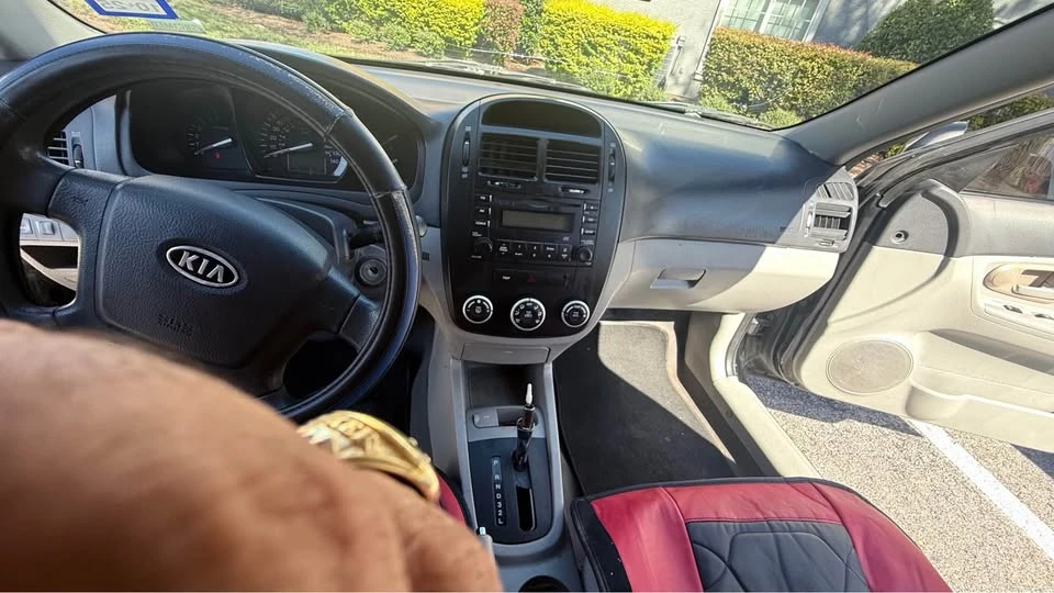 2008 Kia Spectra - Image 5 of 6