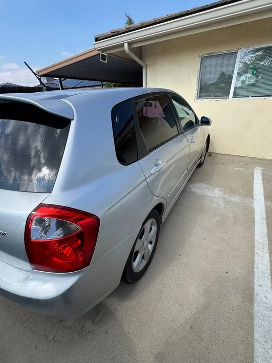 2008 Kia Spectra - Image 5 of 9