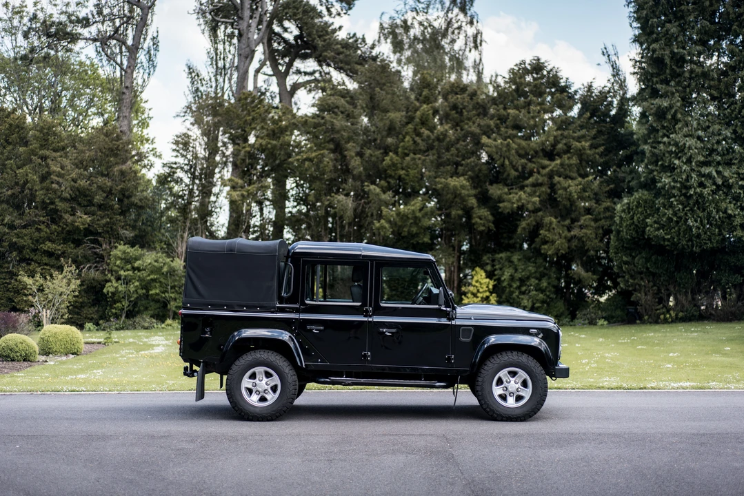 2008 Land Rover Defender 110 - Image 5 of 31