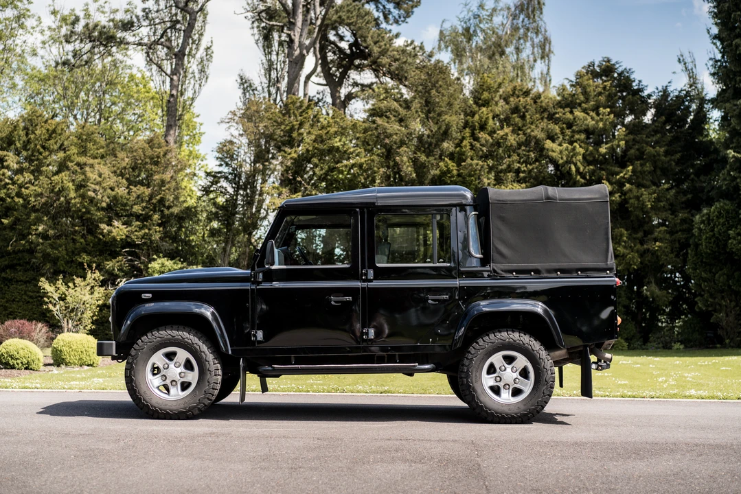 2008 Land Rover Defender 110 - Image 9 of 31