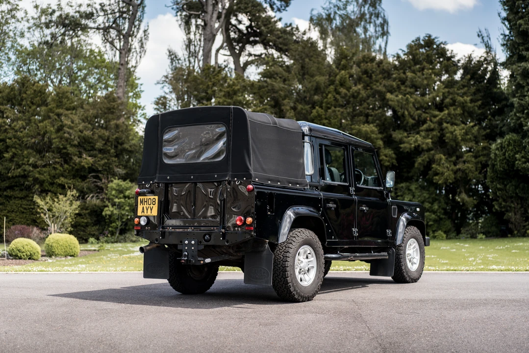 2008 Land Rover Defender 110 - Image 6 of 31