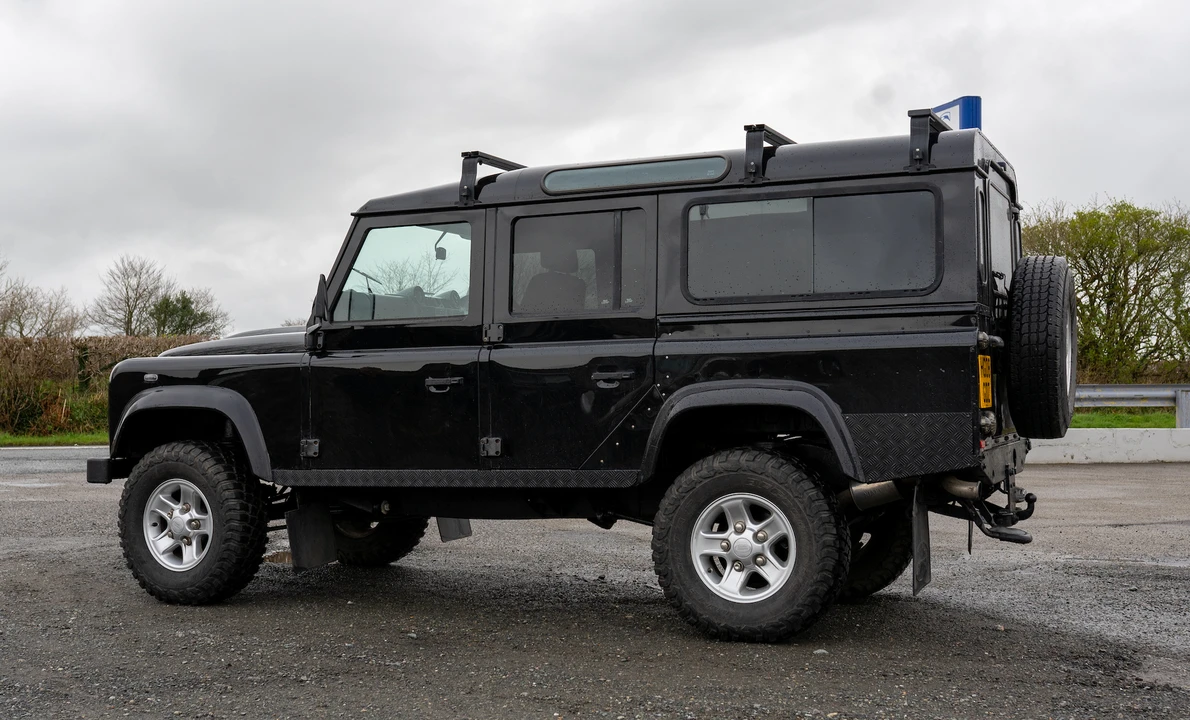 2008 Land Rover Defender 110 - Image 7 of 31