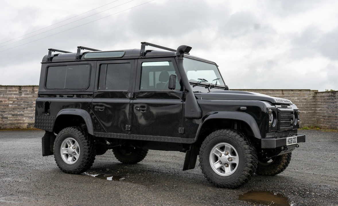 2008 Land Rover Defender 110 - Image 14 of 31