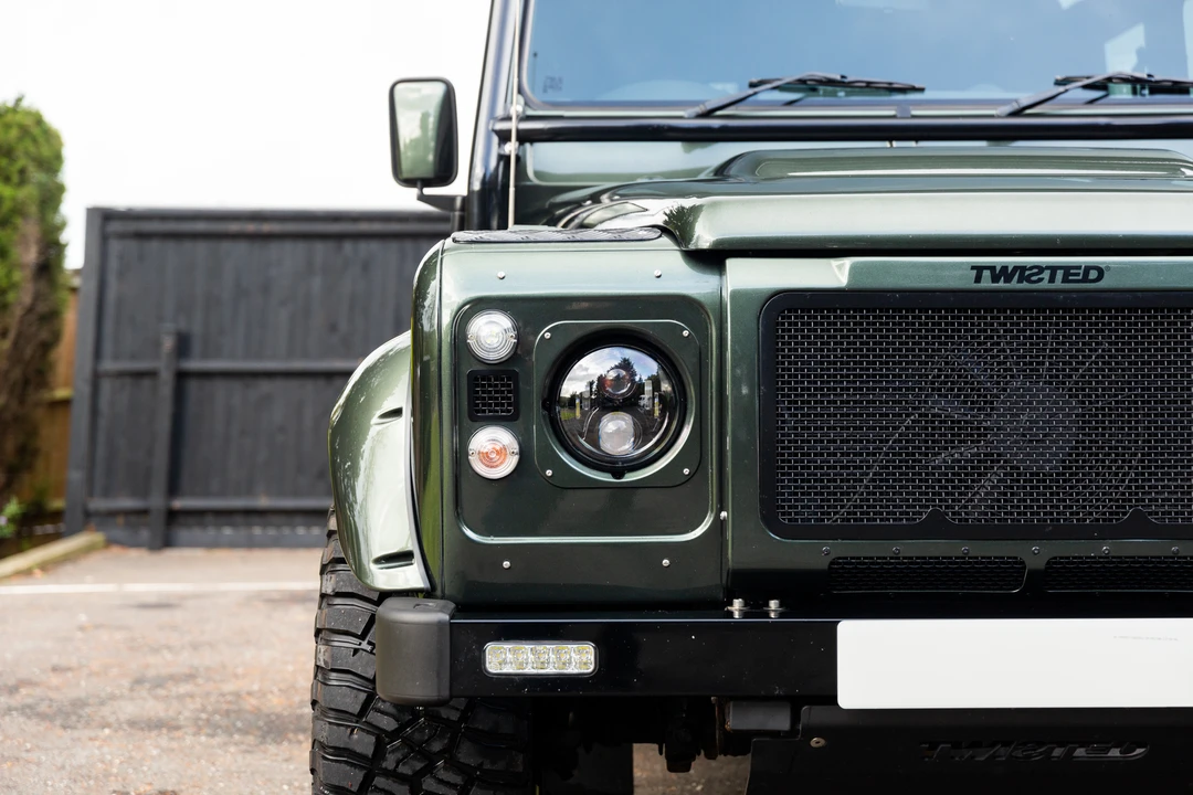 2008 Land Rover Defender 110 - Image 19 of 31