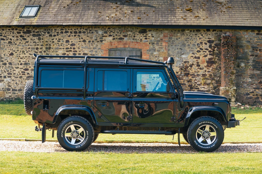 2008 Land Rover Defender 110 - Image 10 of 31