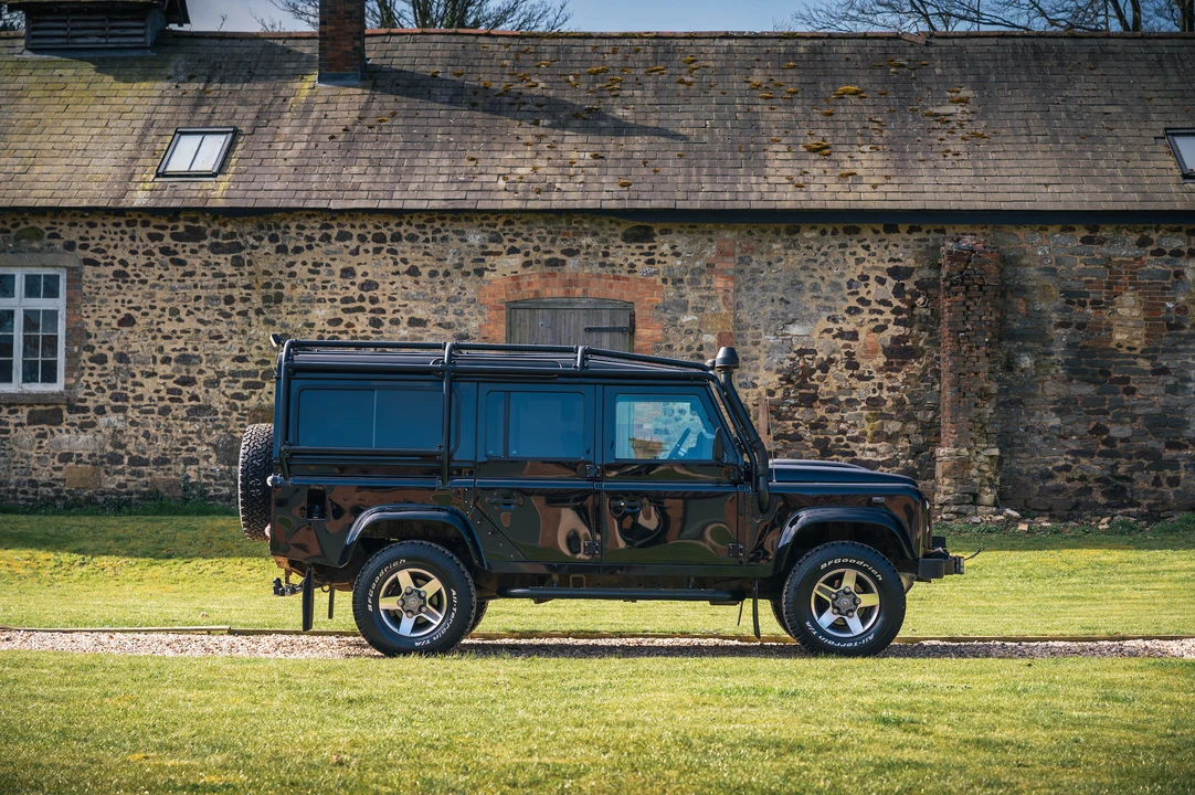 2008 Land Rover Defender 110 - Image 14 of 31