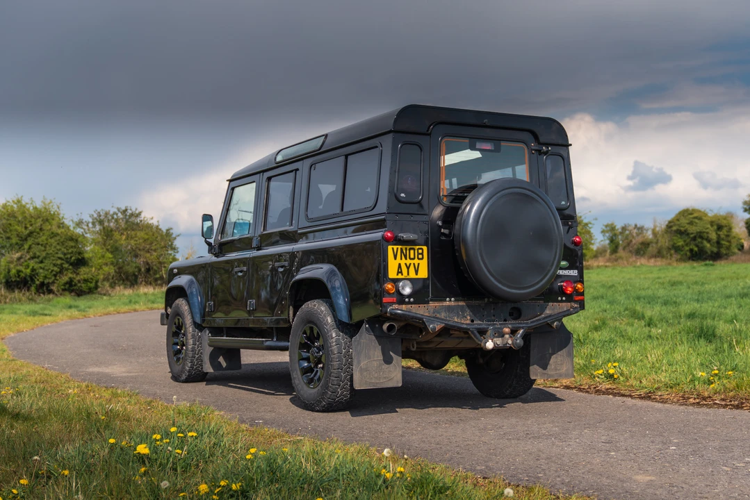 2008 Land Rover Defender 110 - Image 16 of 31