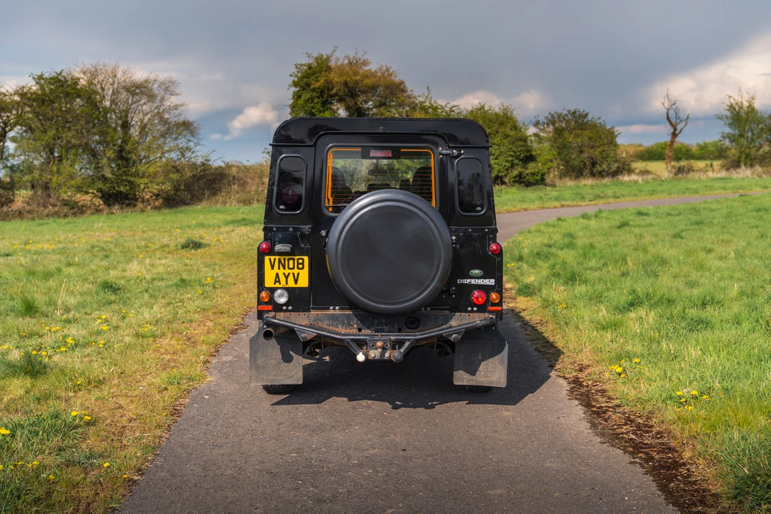 2008 Land Rover Defender 110 - Image 14 of 31