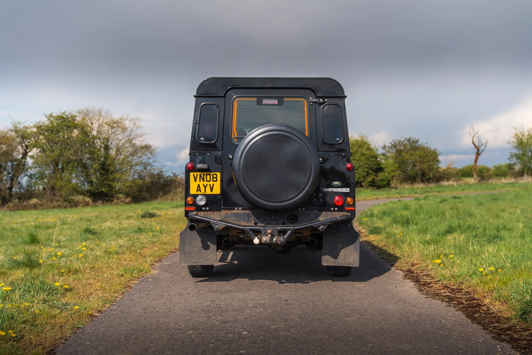 2008 Land Rover Defender 110 - Image 15 of 31