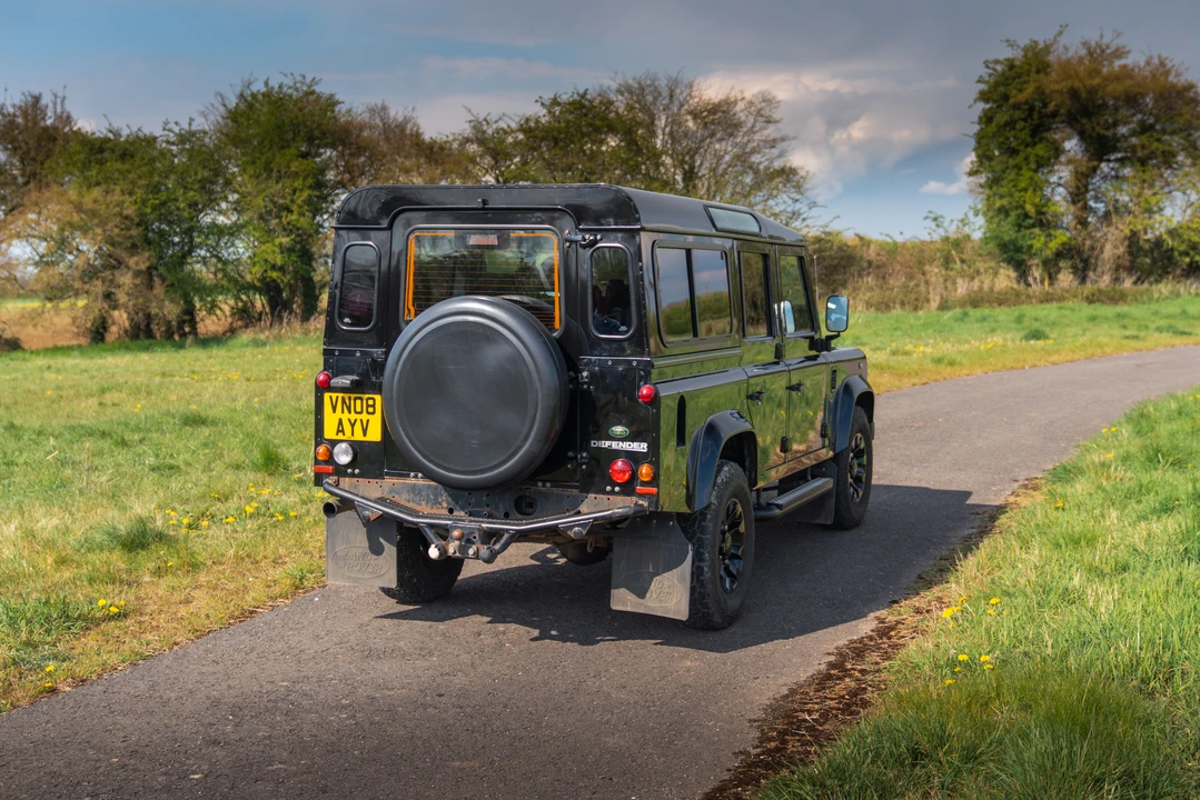 2008 Land Rover Defender 110 - Image 13 of 31