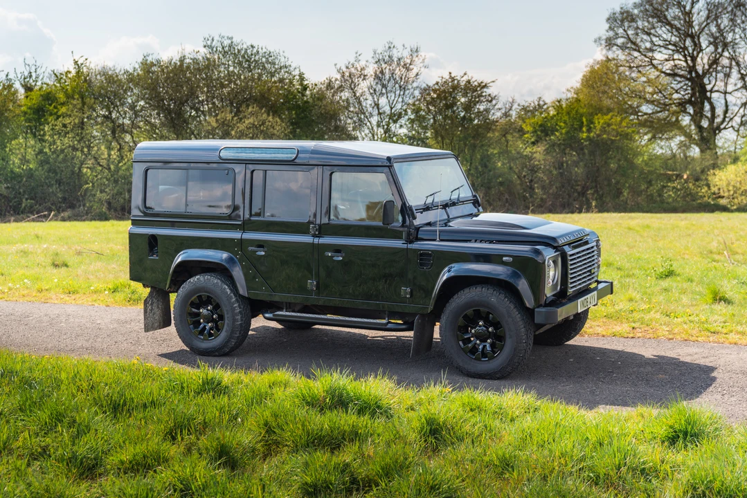 2008 Land Rover Defender 110 - Image 9 of 31