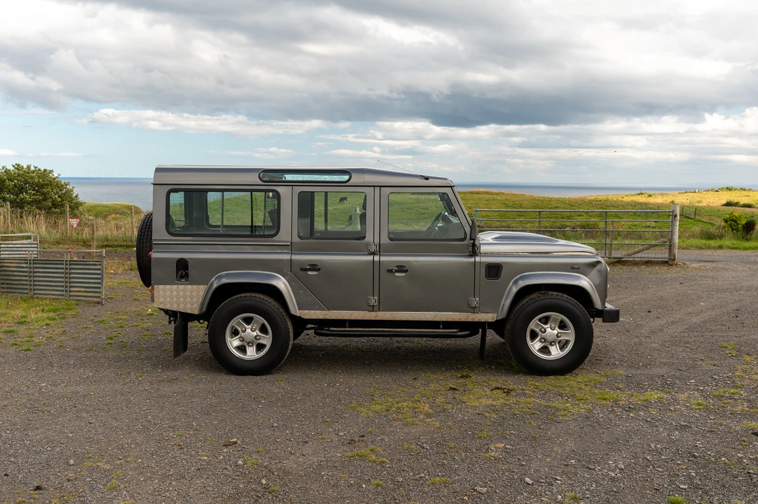 2008 Land Rover Defender 110 - Image 5 of 31