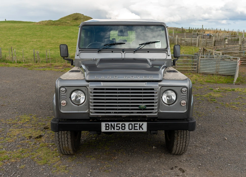 2008 Land Rover Defender 110 - Image 11 of 31