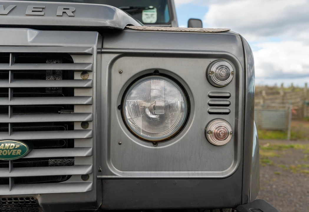 2008 Land Rover Defender 110 - Image 19 of 31