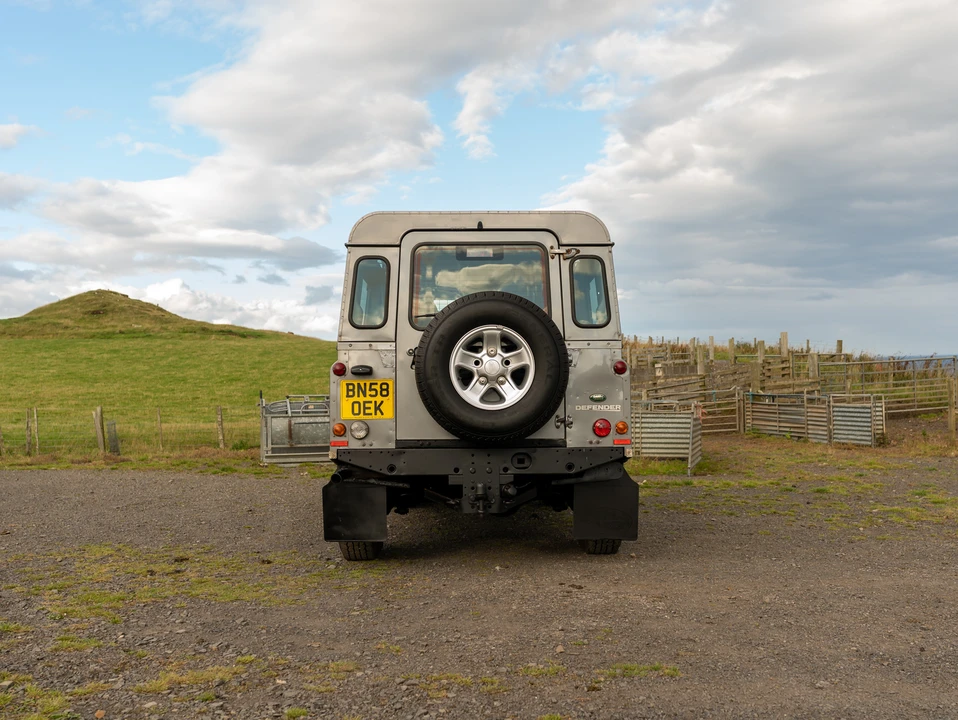 2008 Land Rover Defender 110 - Image 7 of 31