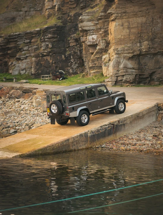 2008 Land Rover Defender 110 - Image 16 of 31