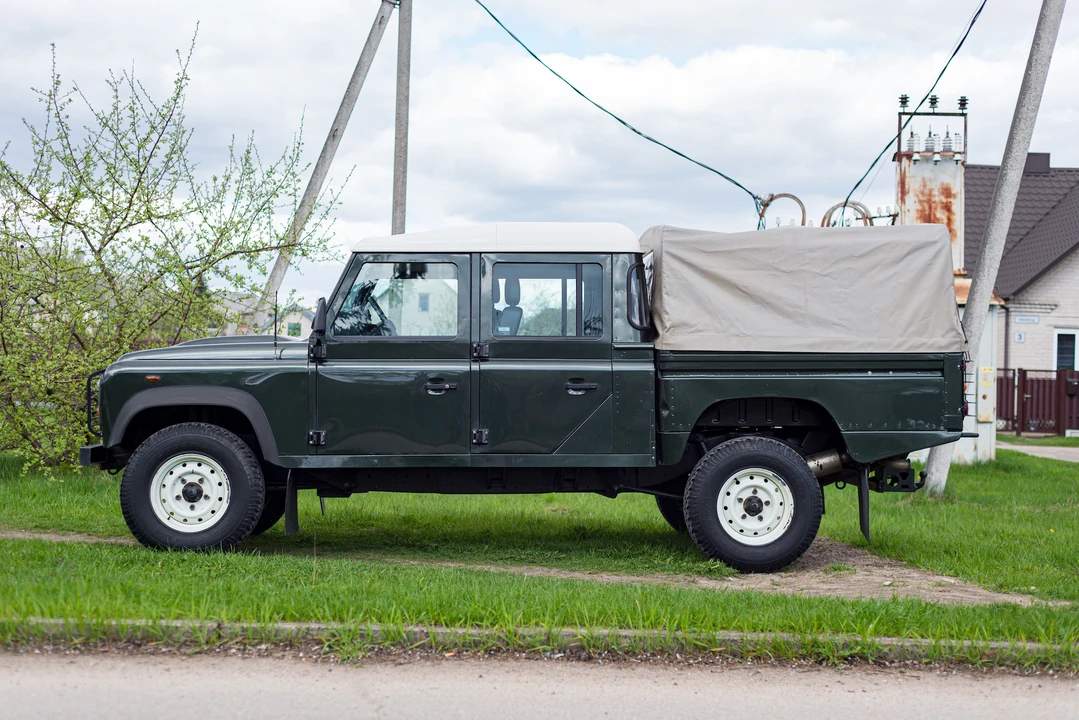 2008 Land Rover Defender 130 - Image 14 of 31