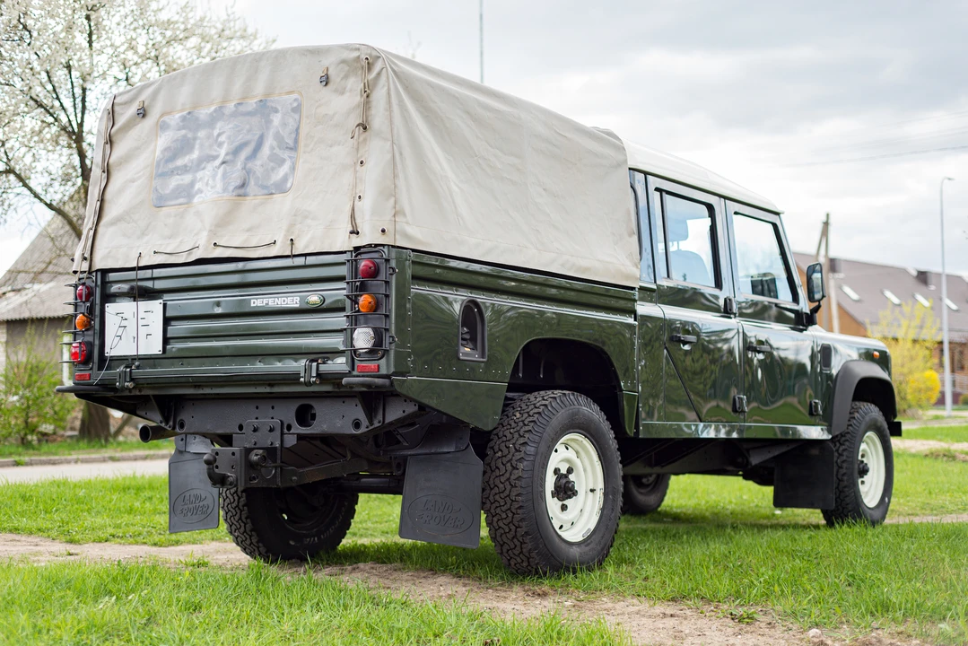 2008 Land Rover Defender 130 - Image 6 of 31