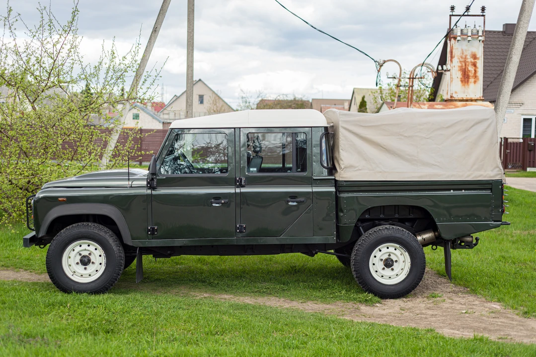 2008 Land Rover Defender 130 - Image 9 of 31