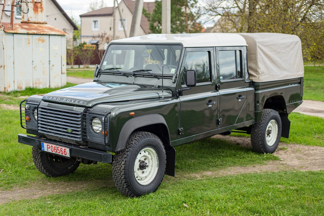 2008 Land Rover Defender 130 - Image 10 of 31