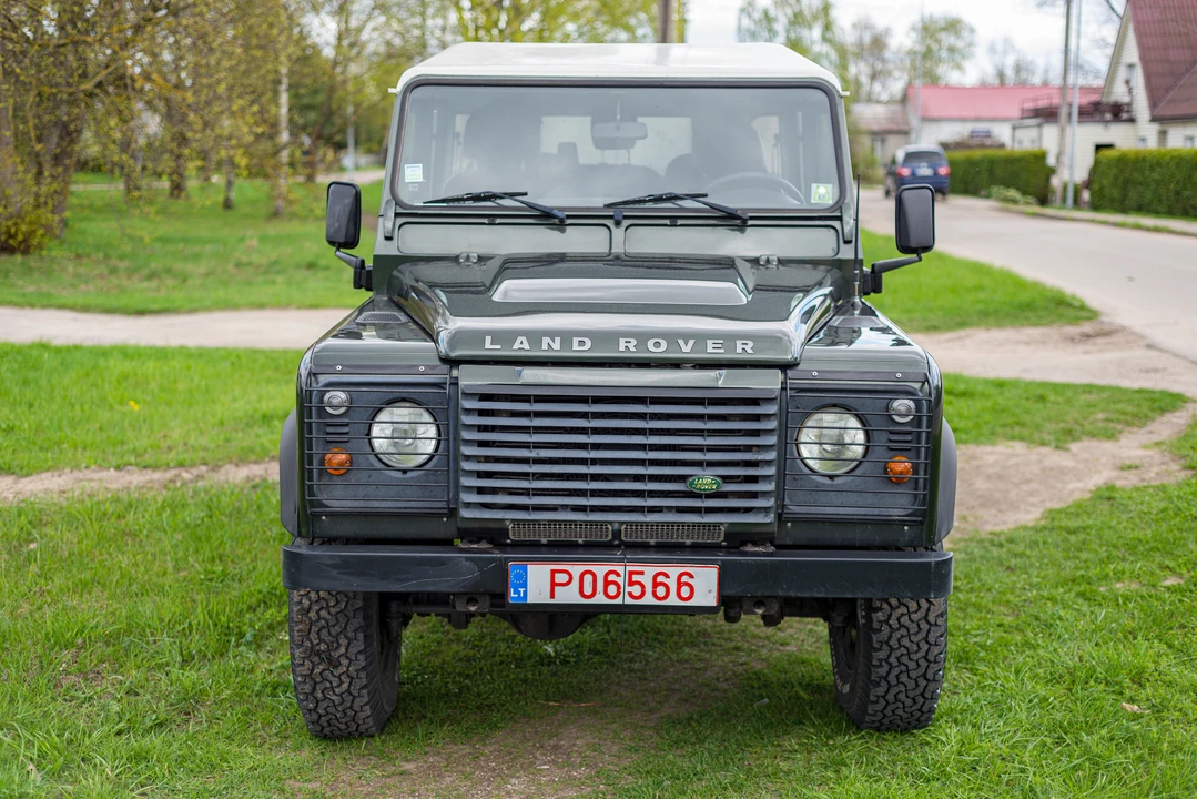 2008 Land Rover Defender 130 - Image 11 of 31