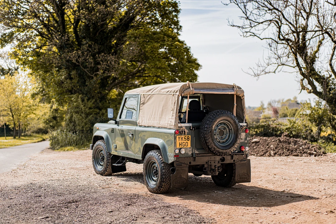 2008 Land Rover Defender 90 - Image 14 of 31