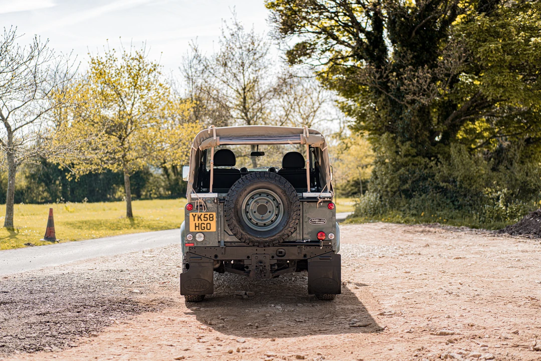 2008 Land Rover Defender 90 - Image 7 of 31